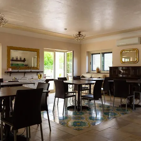 地中海塞纳托别墅酒店 3*