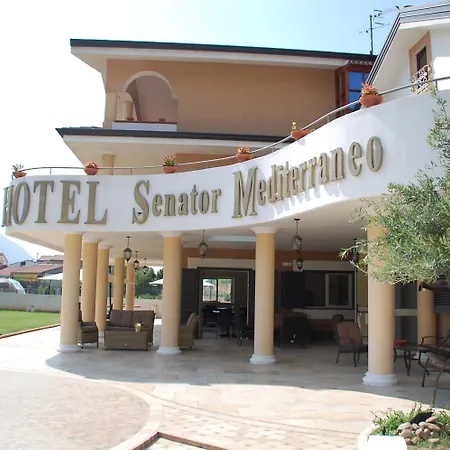 地中海塞纳托别墅酒店 3*